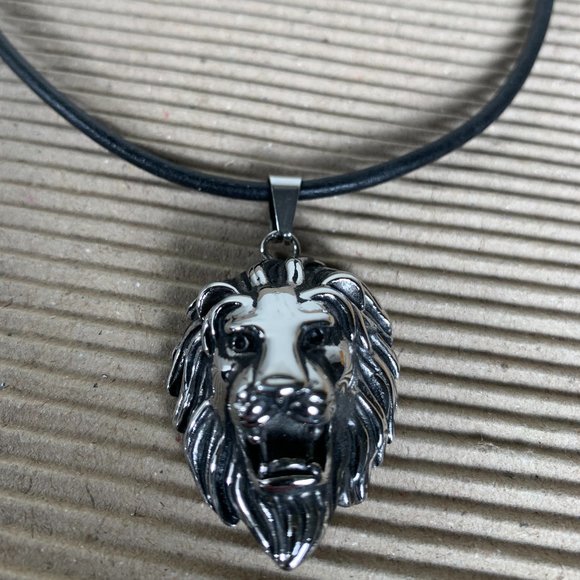 NEW 316L Stainless Steel Lion Head Pendant on a Black Cord Necklace - Picture 1 of 4